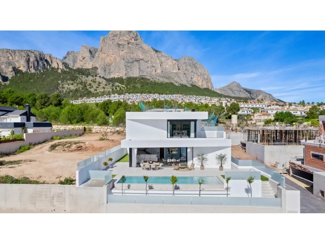 Chalet con piscina en venta en Casco urbano, imagen 52