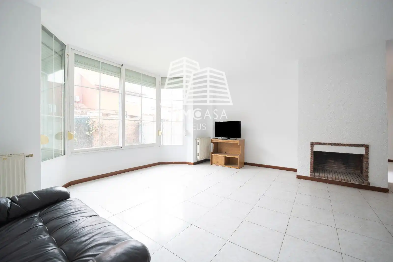 Sala de estar de Casa adosada en venta en Mejorada del Campo con Calefacción, Jardín privado y Terraza