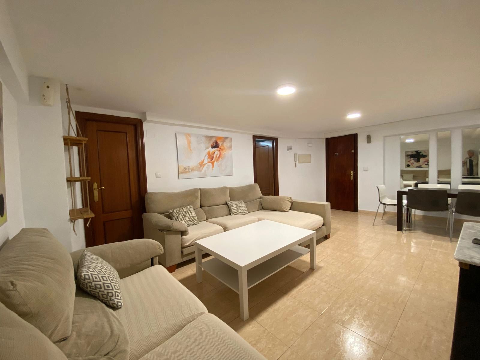Flat to rent in  Valencia Capital  with Air Conditioner, Heating and Oven