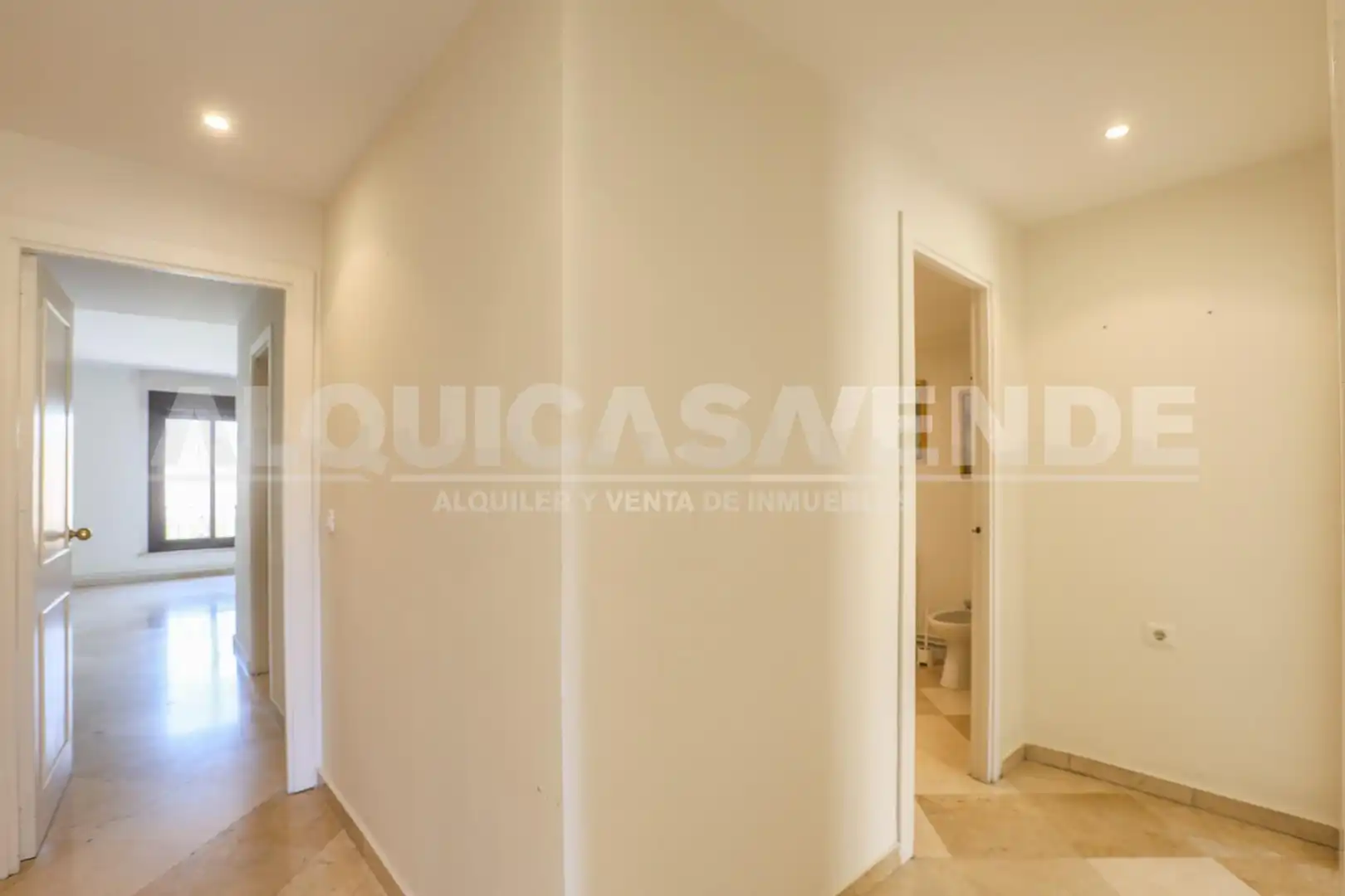 Piso en venta en Sevilla con Aire acondicionado, Calefacción y Jardín privado