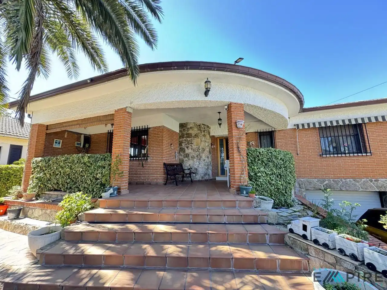 Vista exterior de Casa o xalet en venda en Serranillos del Valle amb Aire condicionat, Calefacció i Jardí privat