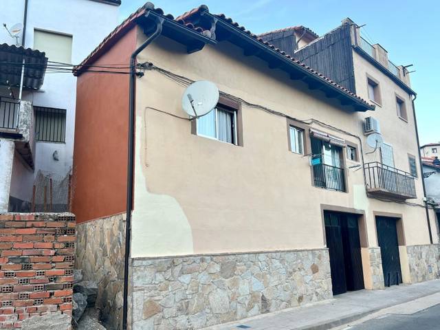 Casa-chalet en Venta en Calle JOSE ANTONIO en Rebollar (Cáceres)