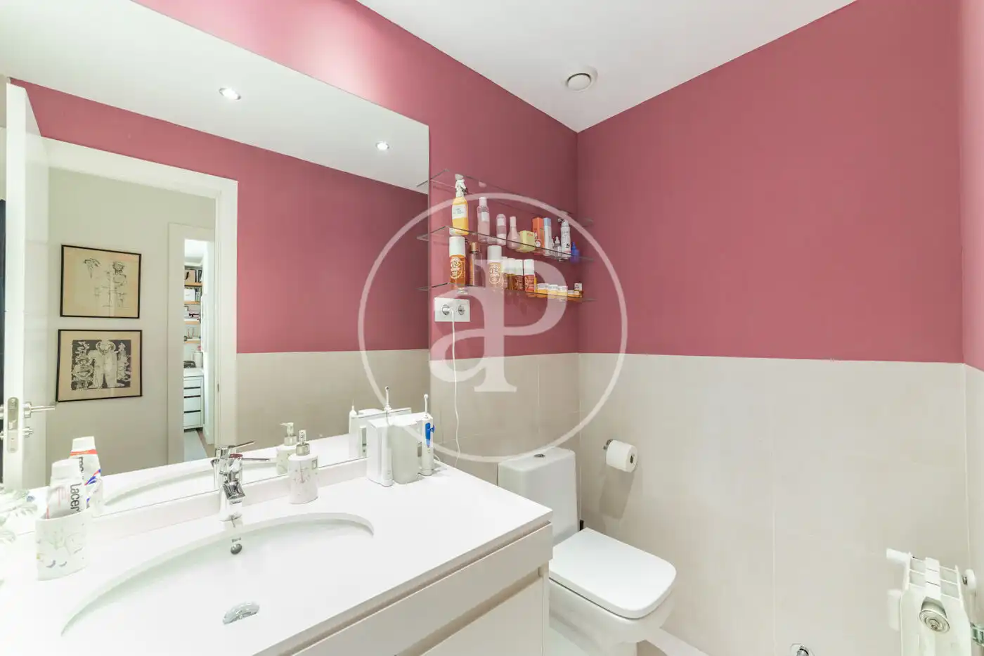 Baño de Ático en venta en Madrid con Aire acondicionado, Calefacción y Jardín privado