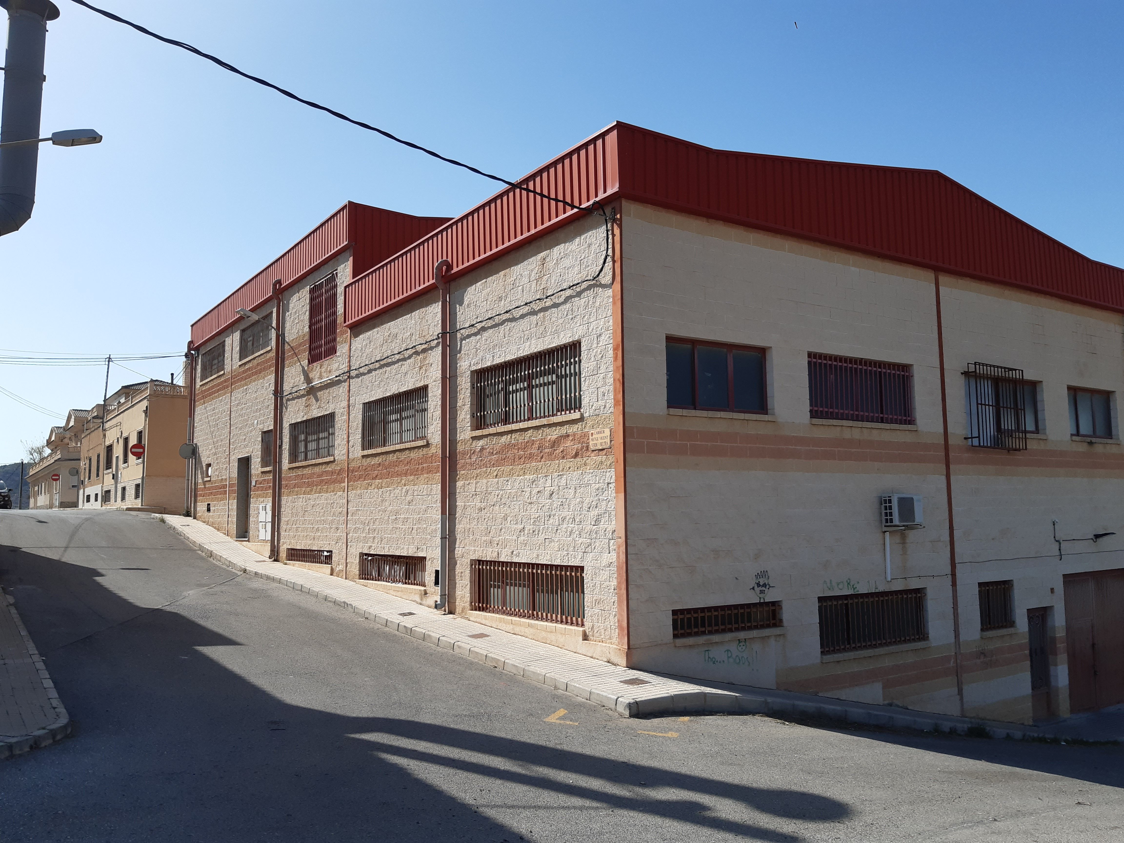 Vista exterior de Nau industrial en venda en Petrer