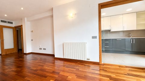 Photo 2 of Flat for rent in Centre, Vic