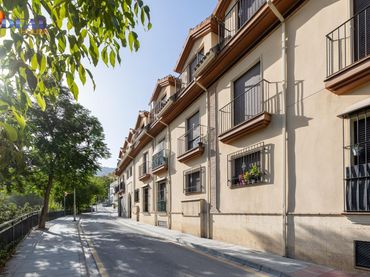 Pis amb ascensor en venda a Calle HUENES