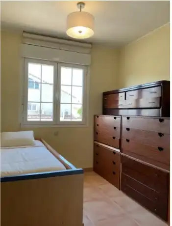 Schlafzimmer von Einfamilien-Reihenhaus zum Verkauf in Los Santos de la Humosa mit Heizung, Privatgarten und Balkon