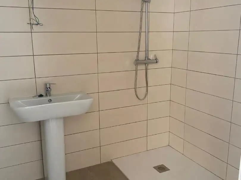 Badezimmer von Wohnung zur Miete in Moncofa mit Klimaanlage, Privatgarten und Terrasse