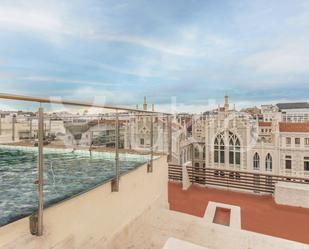 Terrassa de Apartament de lloguer en  Madrid Capital amb Aire condicionat, Moblat i Rentadora