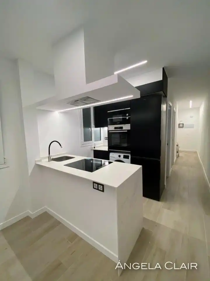 Kitchen of Flat for sale in L'Hospitalet de Llobregat  with Heating and Terrace