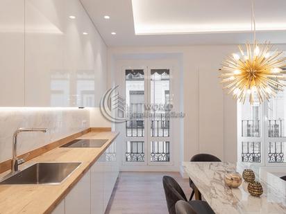 Kitchen of Flat for sale in  Madrid Capital  with Heating, Furnished and Oven