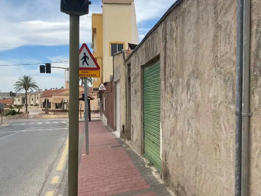 Residential land for sale in Avenida de la Paz 3, imagen 2