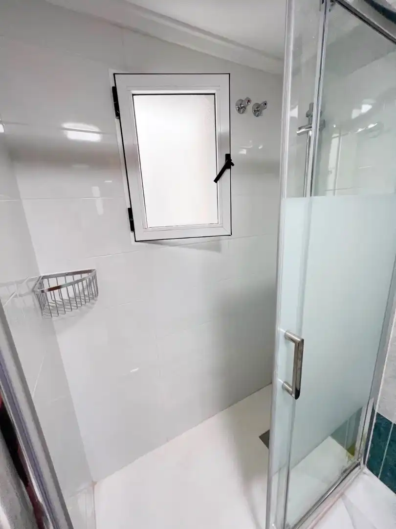 Bathroom of Apartments for rent in Torrevieja  with Air Conditioner, Heating and Swimming Pool