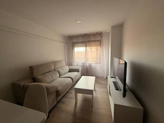 Piso en Alquiler en Raval Roig - Virgen del Socorro