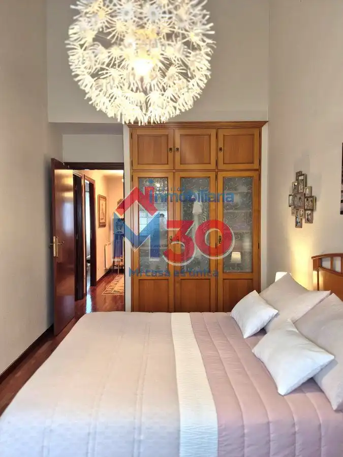 Dormitori de Casa adosada en venda en Miranda de Ebro amb Calefacció, Terrassa i Traster
