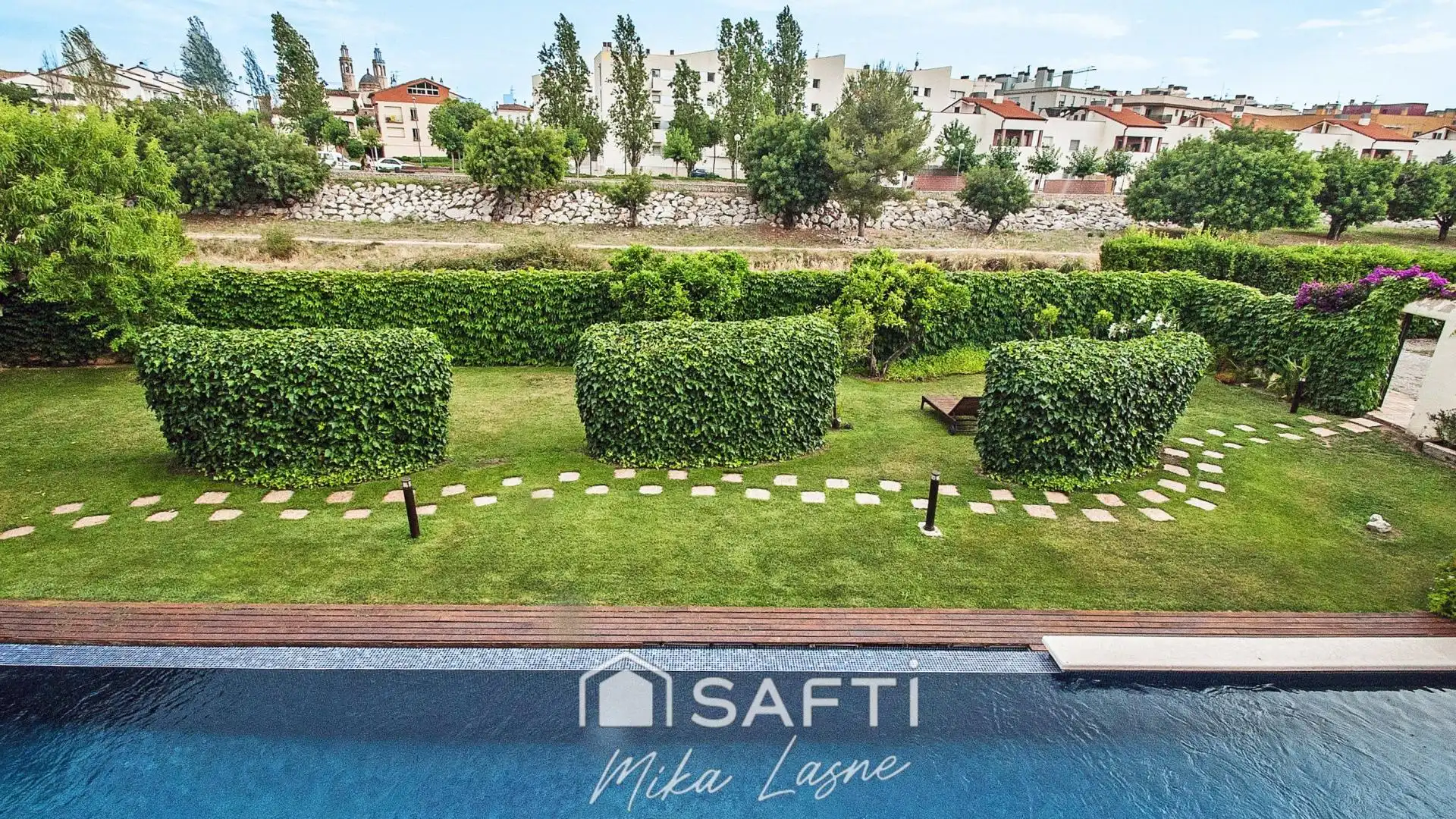 Jardí de Casa o xalet en venda en Sant Pere de Ribes amb Aire condicionat, Terrassa i Piscina