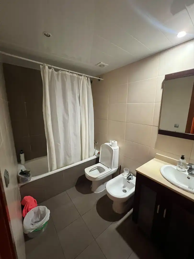 Baño de Dúplex en venta en L'Hospitalet de Llobregat con Terraza