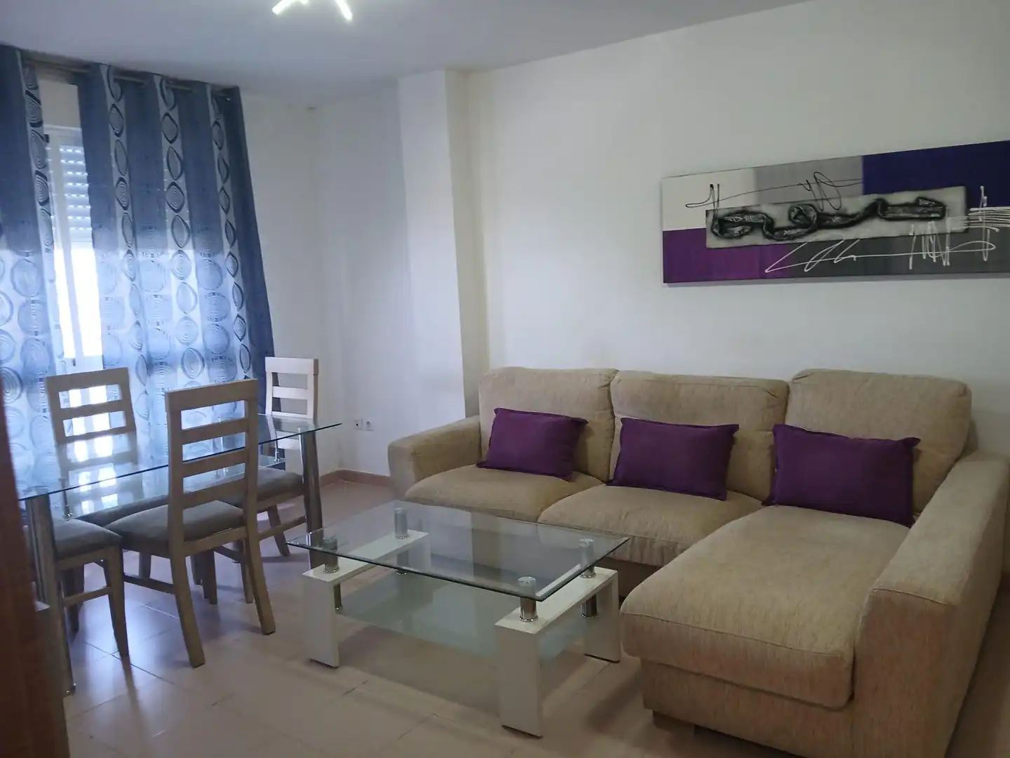 Sala de estar de Casa adosada en venta en Cáceres con Calefacción, Terraza y Balcón