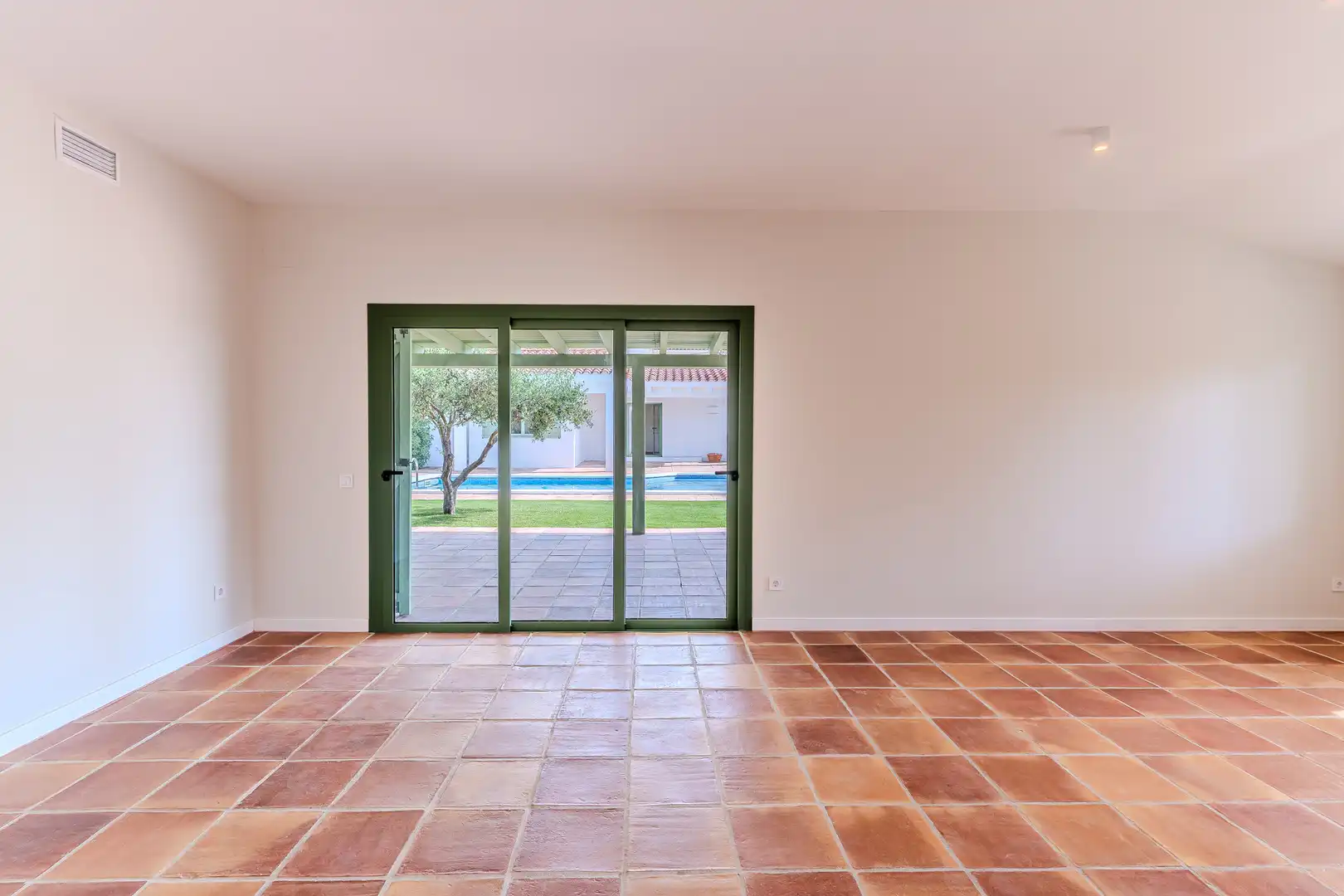 Houses for sale in L'Ametlla de Mar   with Air Conditioner, Heating and Private garden