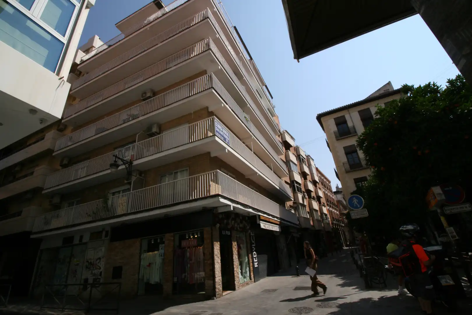 Appartamento con terrazza in affitto a Plaza de la Alhóndiga 1, imagen 3