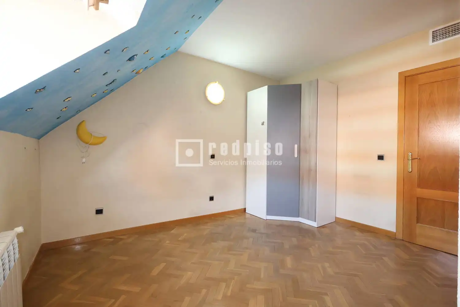 Bedroom of Duplexes for sale in Madrid  with Air Conditioner, Heating and Private garden