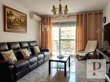 Flat with lift for sale in Calle Doña María Barrabina