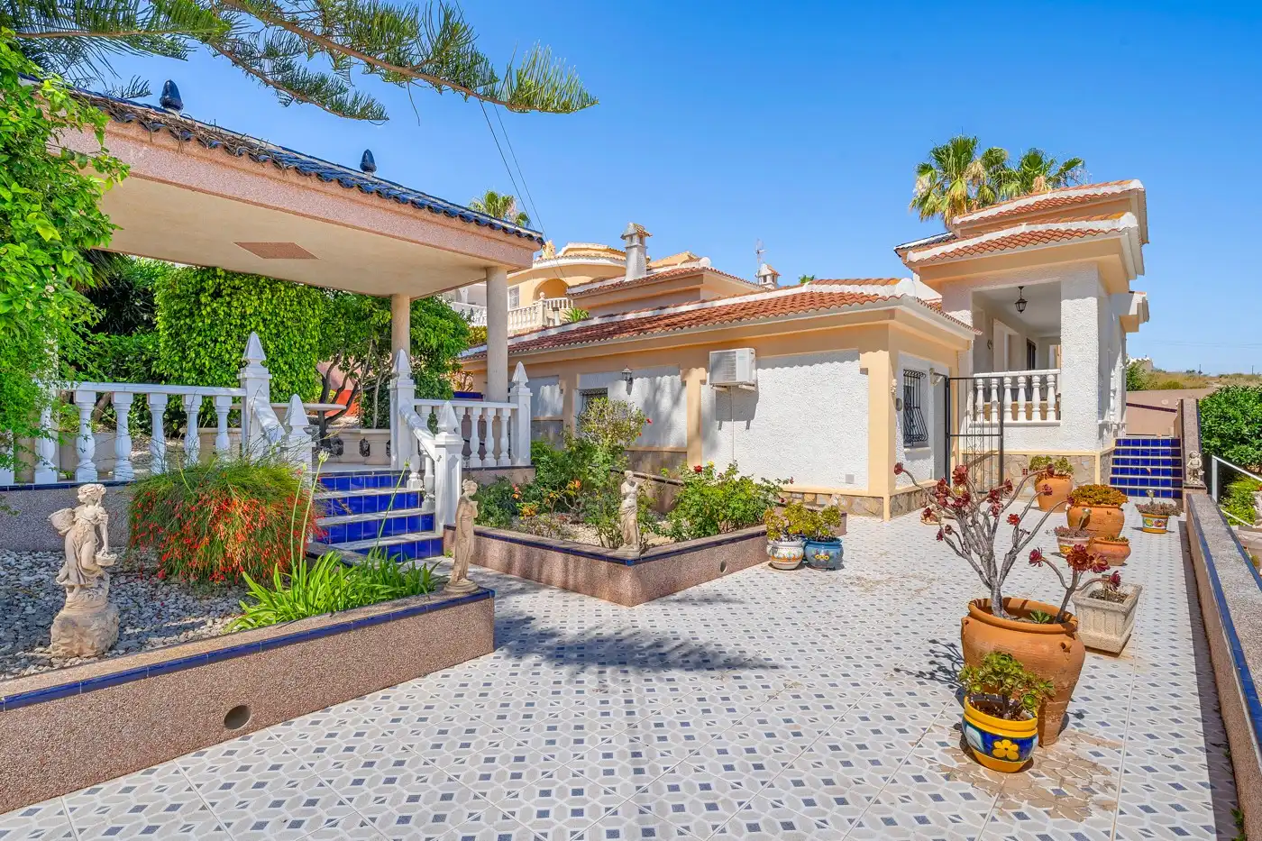 Exterior view of Houses for sale in Rojales  with Air Conditioner, Storage room and Swimming Pool