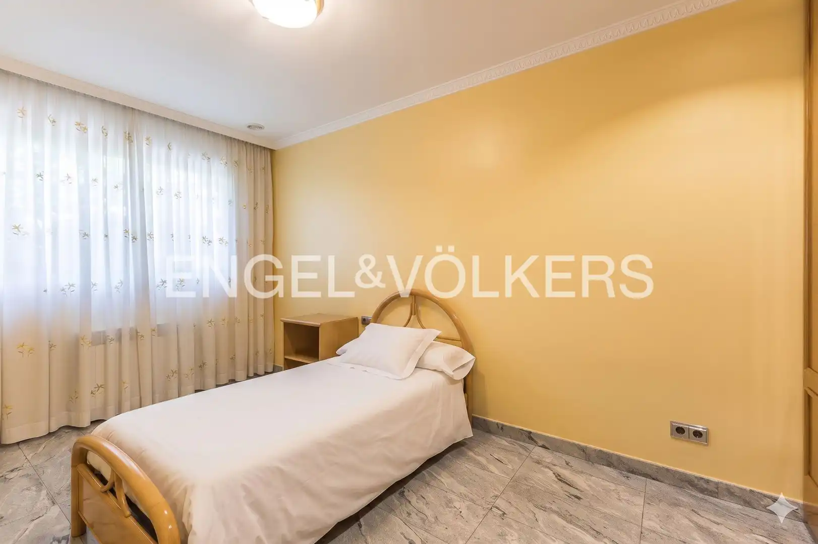 Habitación de Casa o chalet en venta en Molins de Rei con Aire acondicionado, Calefacción y Jardín privado