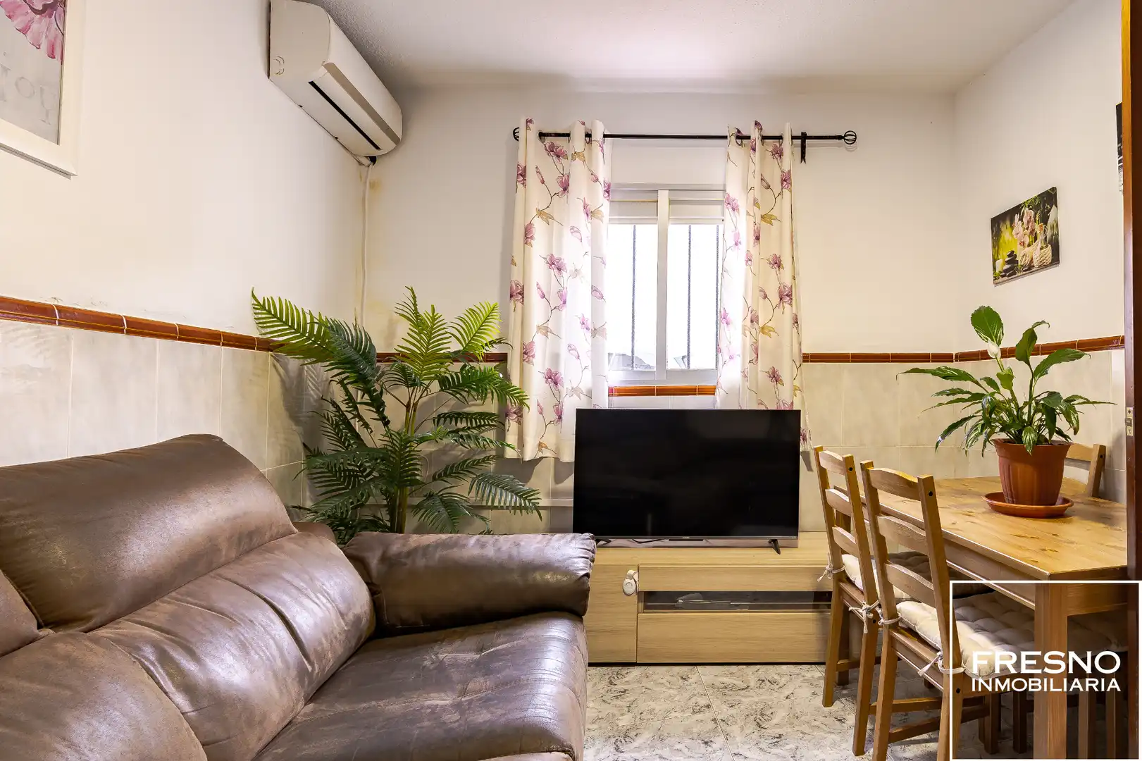Sala de estar de Casa o chalet en venta en Cobeña con Calefacción y Horno
