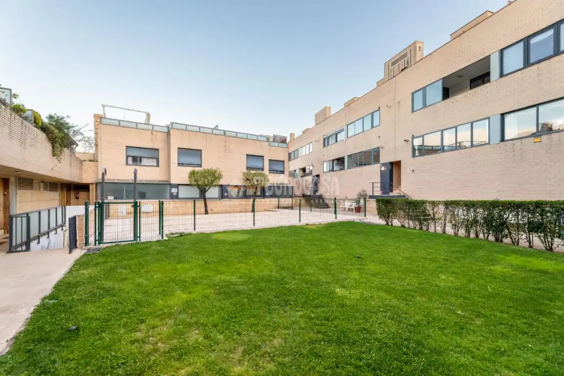 Vista exterior de Pis en venda en Torrelodones amb Aire condicionat, Calefacció i Terrassa
