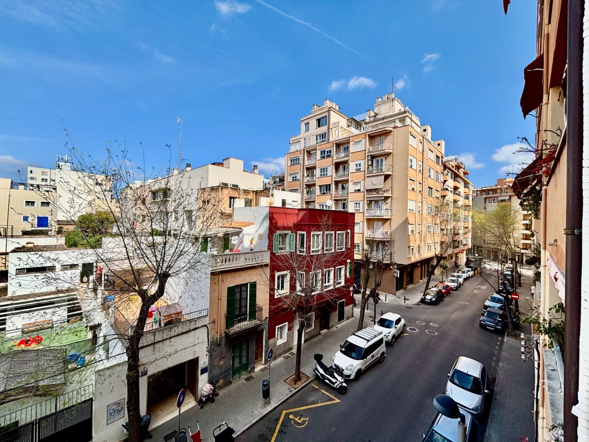 Vista exterior de Piso en venta en  Palma de Mallorca con Terraza, Balcón y Alarma