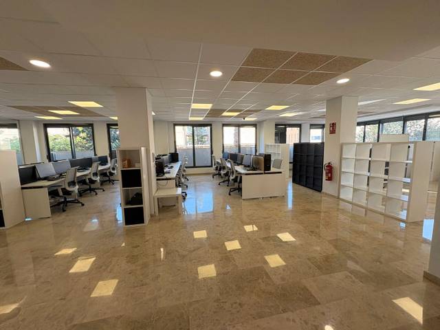 Oficina en Alquiler en Carrer de la Savina, 11 en Parc Central