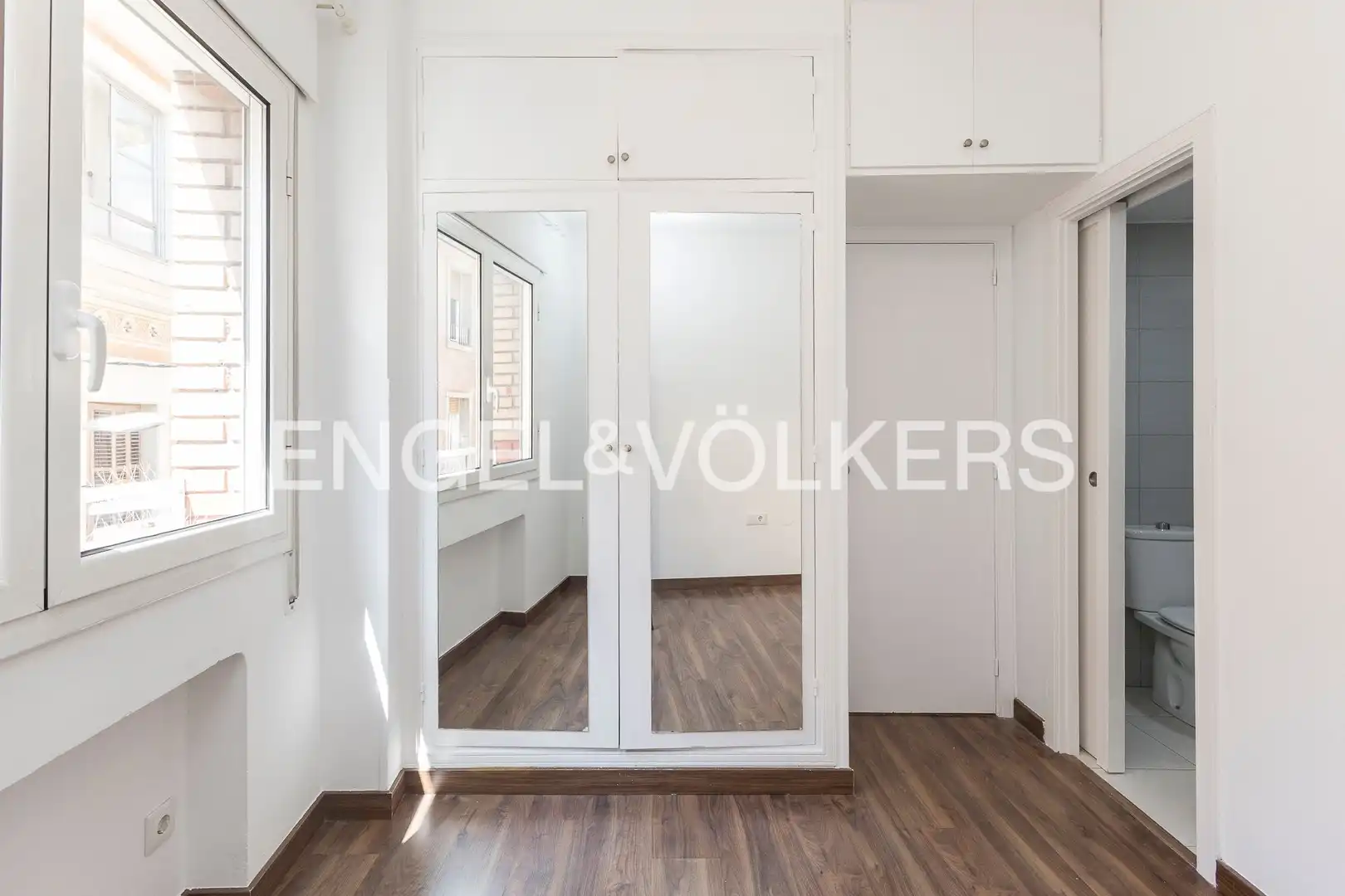 Habitación de Piso en venta en Barcelona con Calefacción y Amueblado