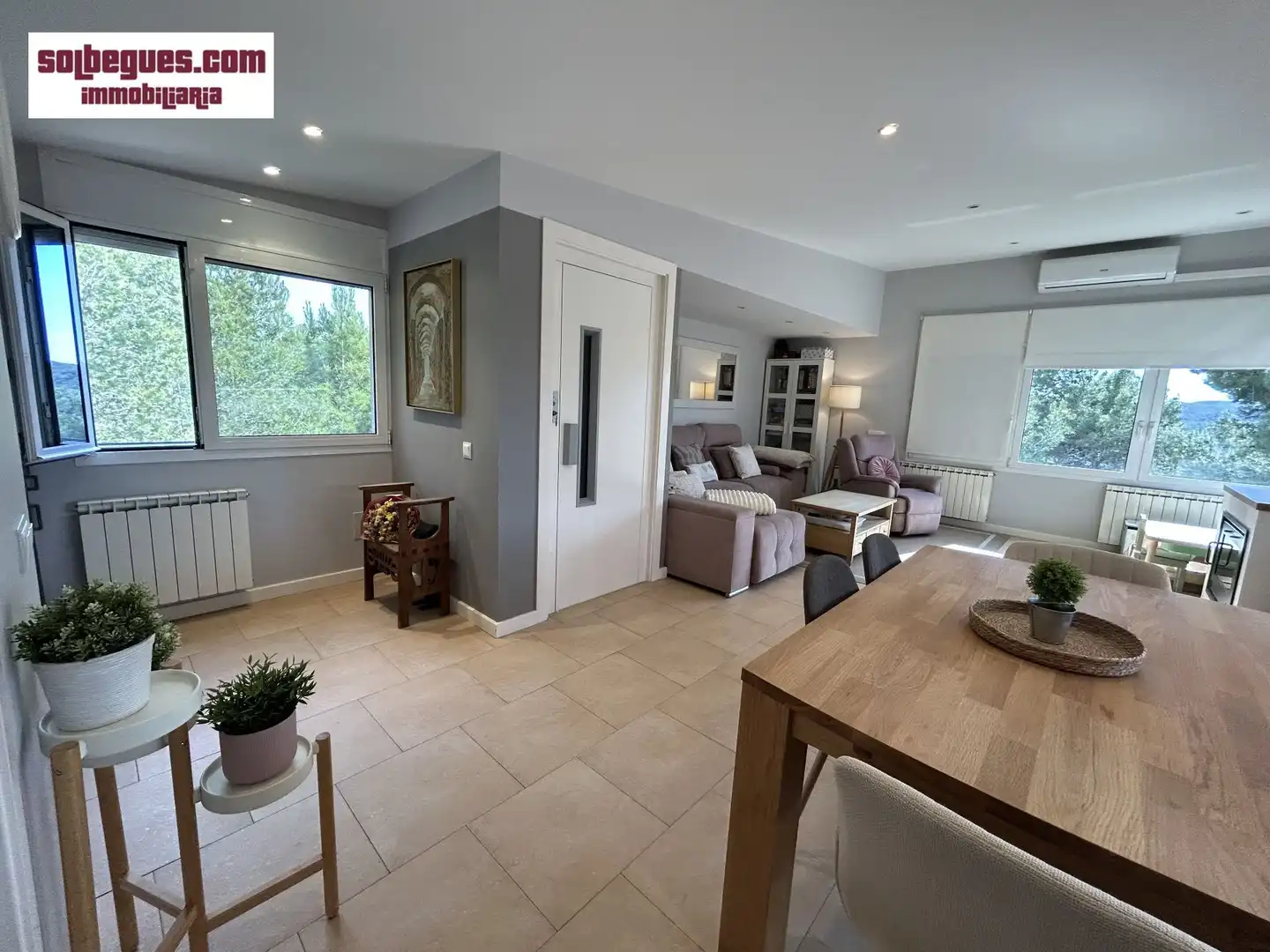 Sala de estar de Casa o chalet en venta en Begues con Aire acondicionado, Calefacción y Jardín privado
