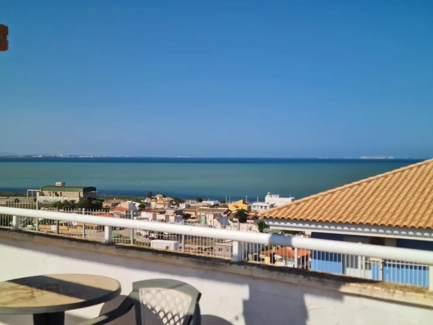 Vista exterior de Casa adosada en venta en Cartagena con Terraza, Amueblado y Piscina comunitaria
