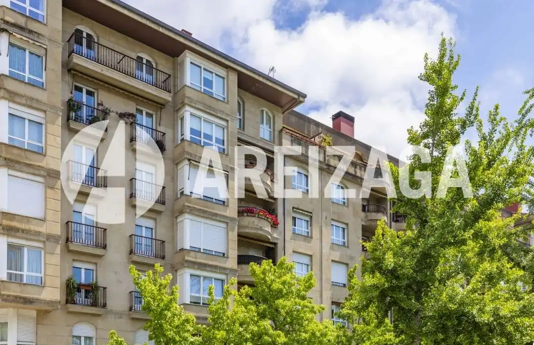 Exterior view of Flat for sale in Donostia - San Sebastián   with Heating, Terrace and Storage room