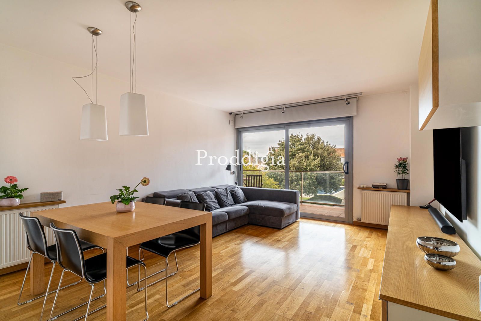 Exterior view of Flat for sale in Sant Cugat del Vallès  with Air Conditioner, Heating and Terrace