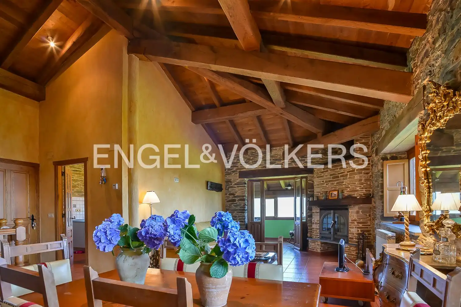 Sala d'estar de Casa o xalet en venda en Valdés - Luarca amb Calefacció, Jardí privat i Terrassa
