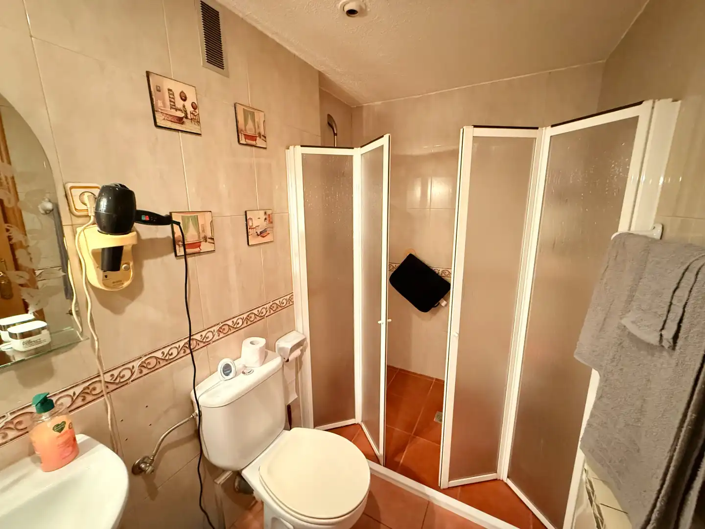 Badezimmer von Wohnung zum Verkauf in Madrid mit Heizung, Terrasse und Abstellraum