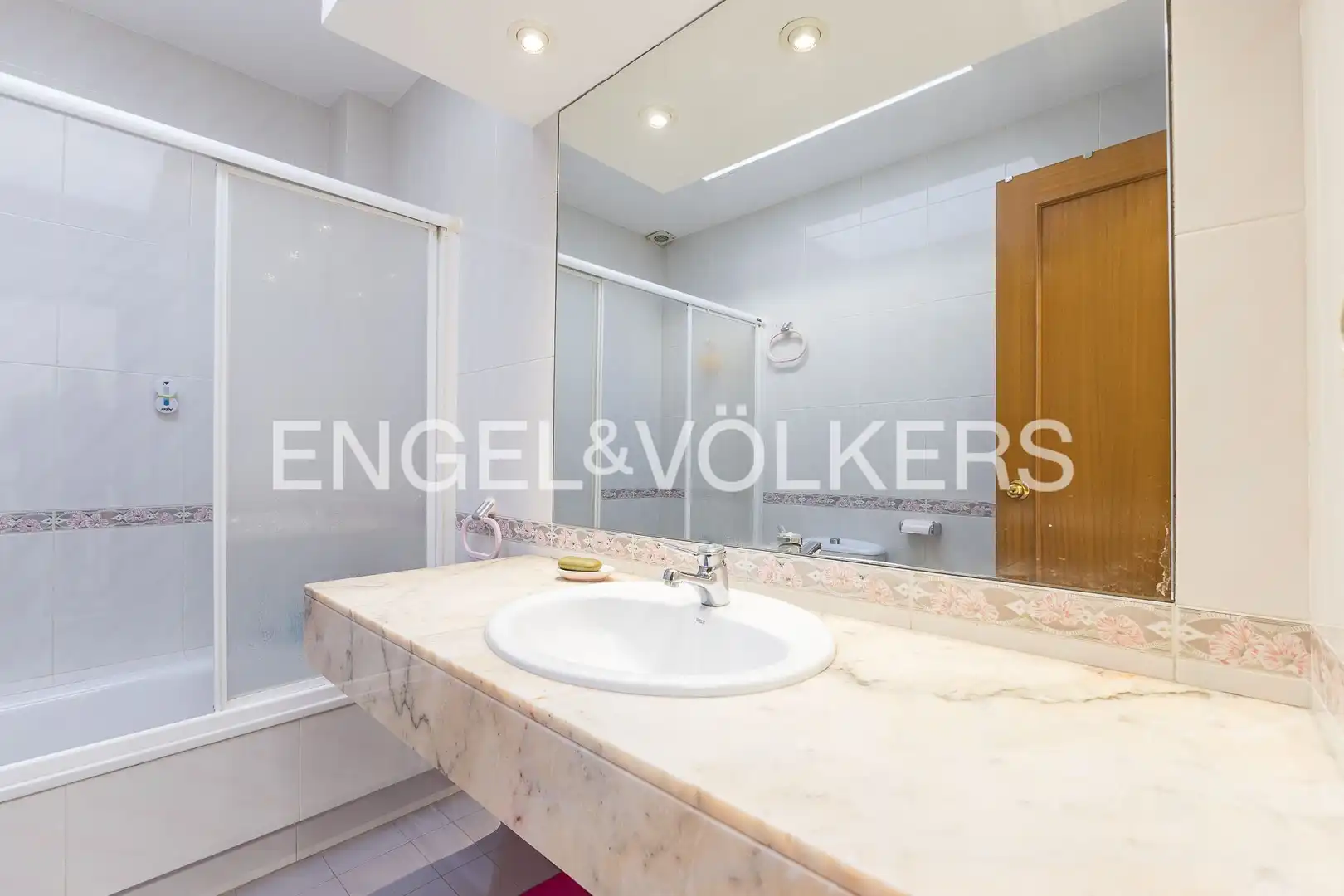 Bathroom of Houses for sale in Sant Pere de Ribes  with Air Conditioner, Heating and Private garden