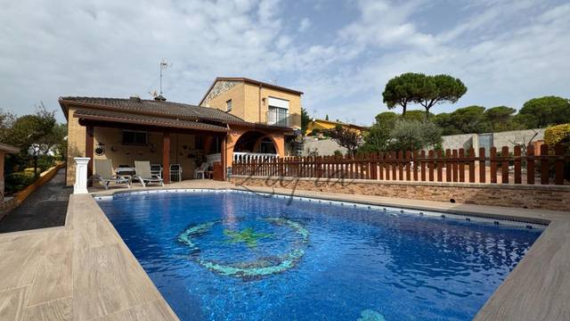 Casa-chalet en Venta en La Goba