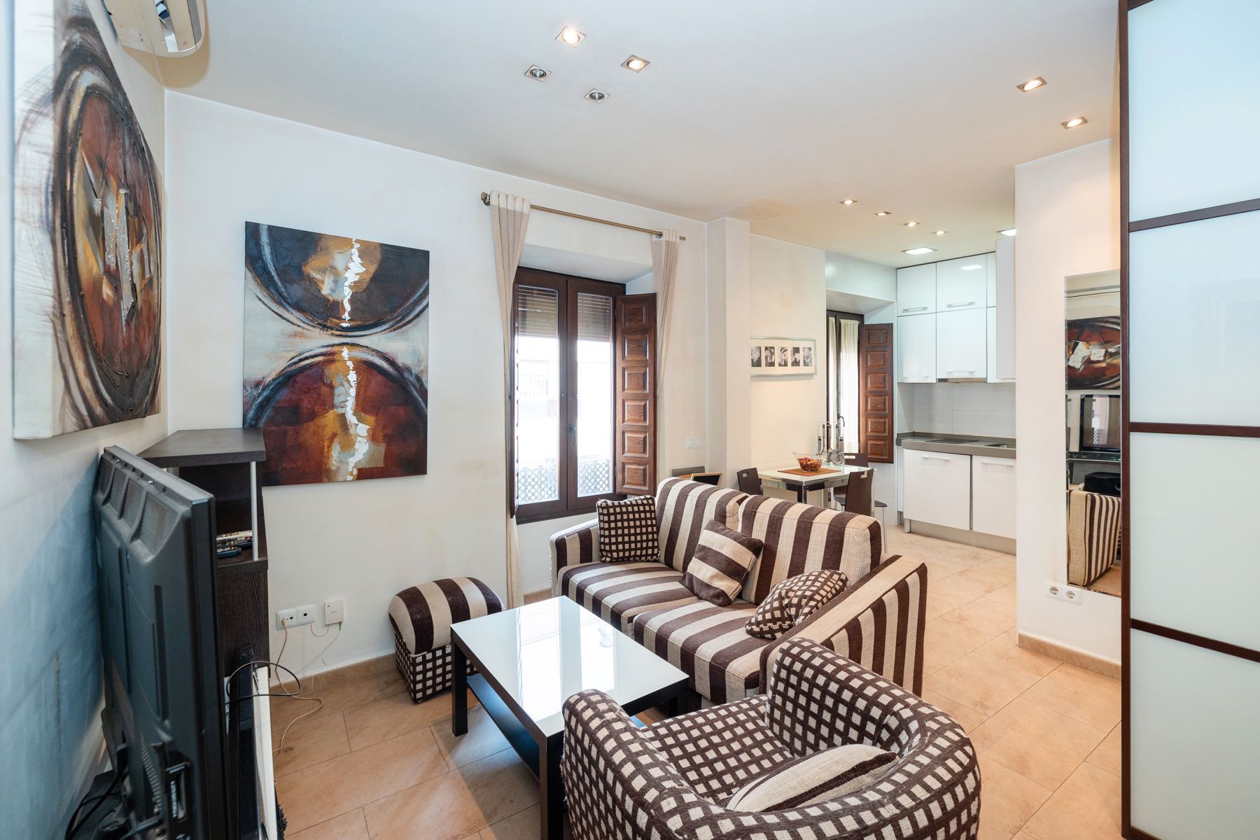 Living room of Flat to rent in  Granada Capital  with Air Conditioner, Heating and Furnished