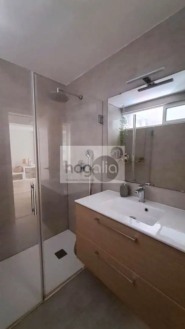 Baño de Piso de alquiler en Sevilla con Aire acondicionado, Amueblado y Balcón