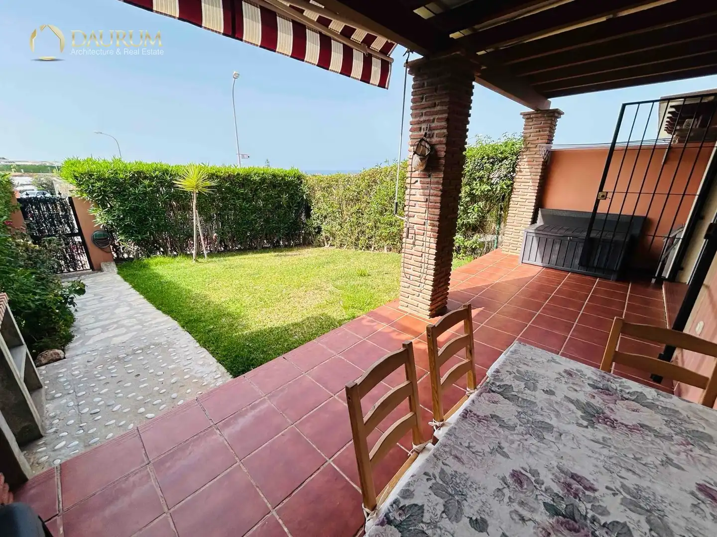Garten von Einfamilien-Reihenhaus zum Verkauf in Torrox mit Klimaanlage, Heizung und Privatgarten