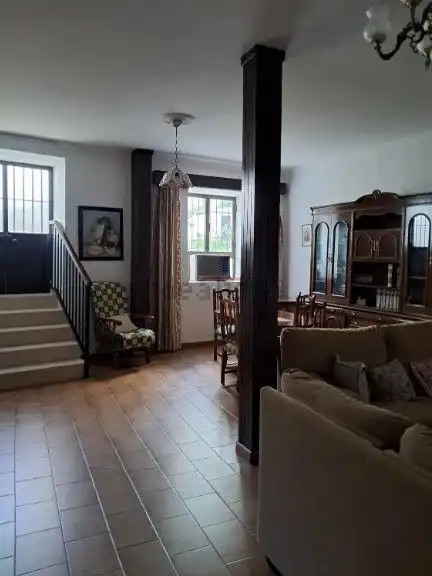 Sala d'estar de Casa adosada en venda en Bornos amb Aire condicionat i Piscina