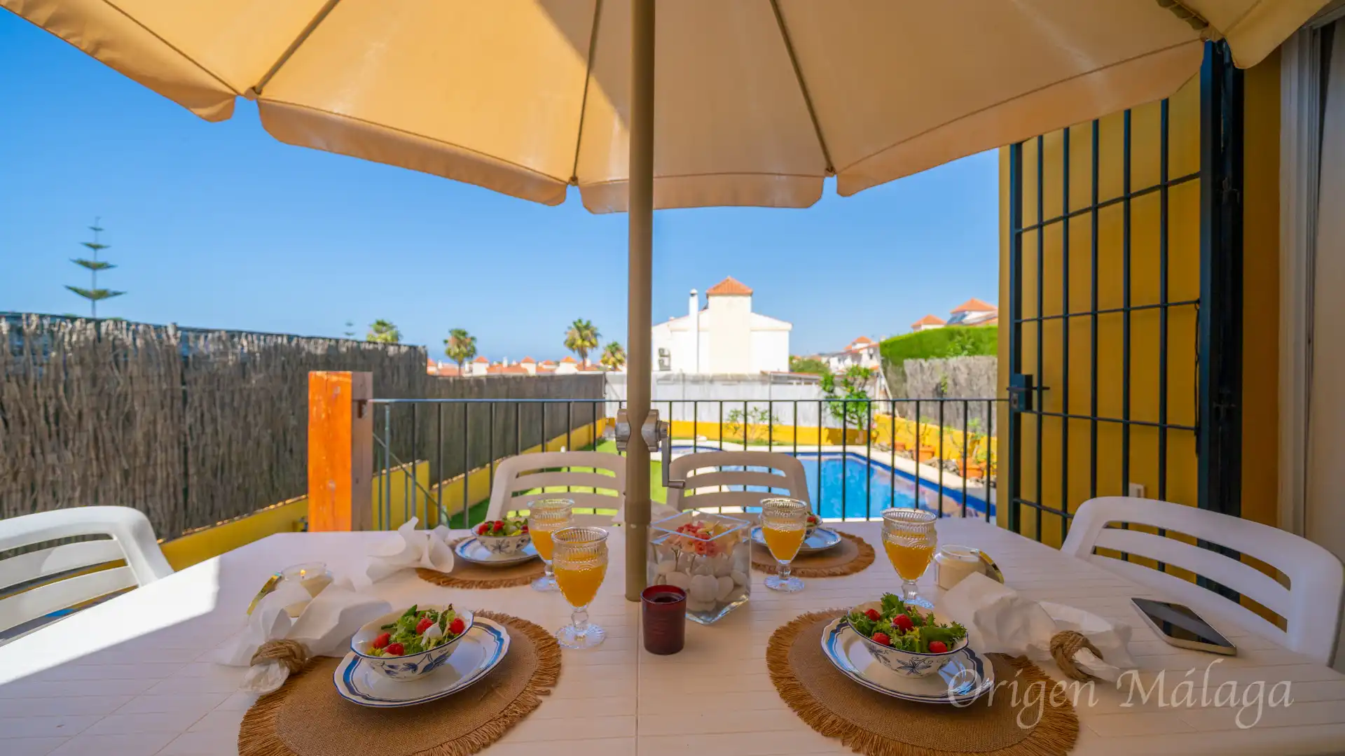 Terraza de Casa adosada en venta en Vélez-Málaga con Calefacción, Jardín privado y Terraza