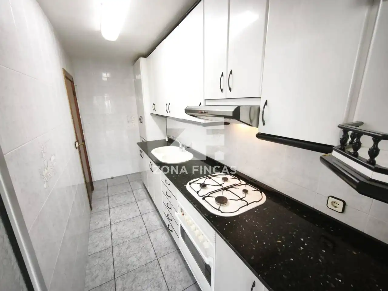 Kitchen of Flat for sale in Santa Coloma de Gramenet  with Air Conditioner and Balcony