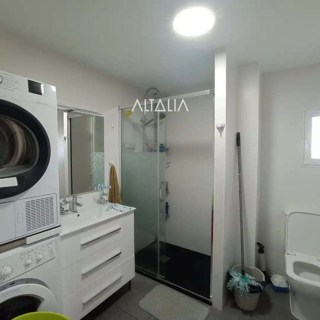 Badezimmer von Wohnung zur untervermieten in Cuenca mit Heizung, Parkett und Möbliert