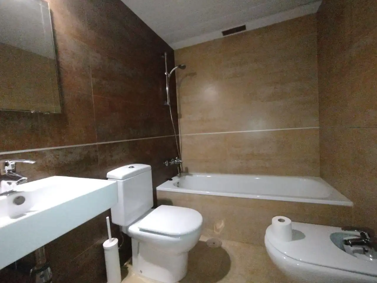 Bathroom of Apartments for sale in Valencia  with Air Conditioner, Storage room and Balcony