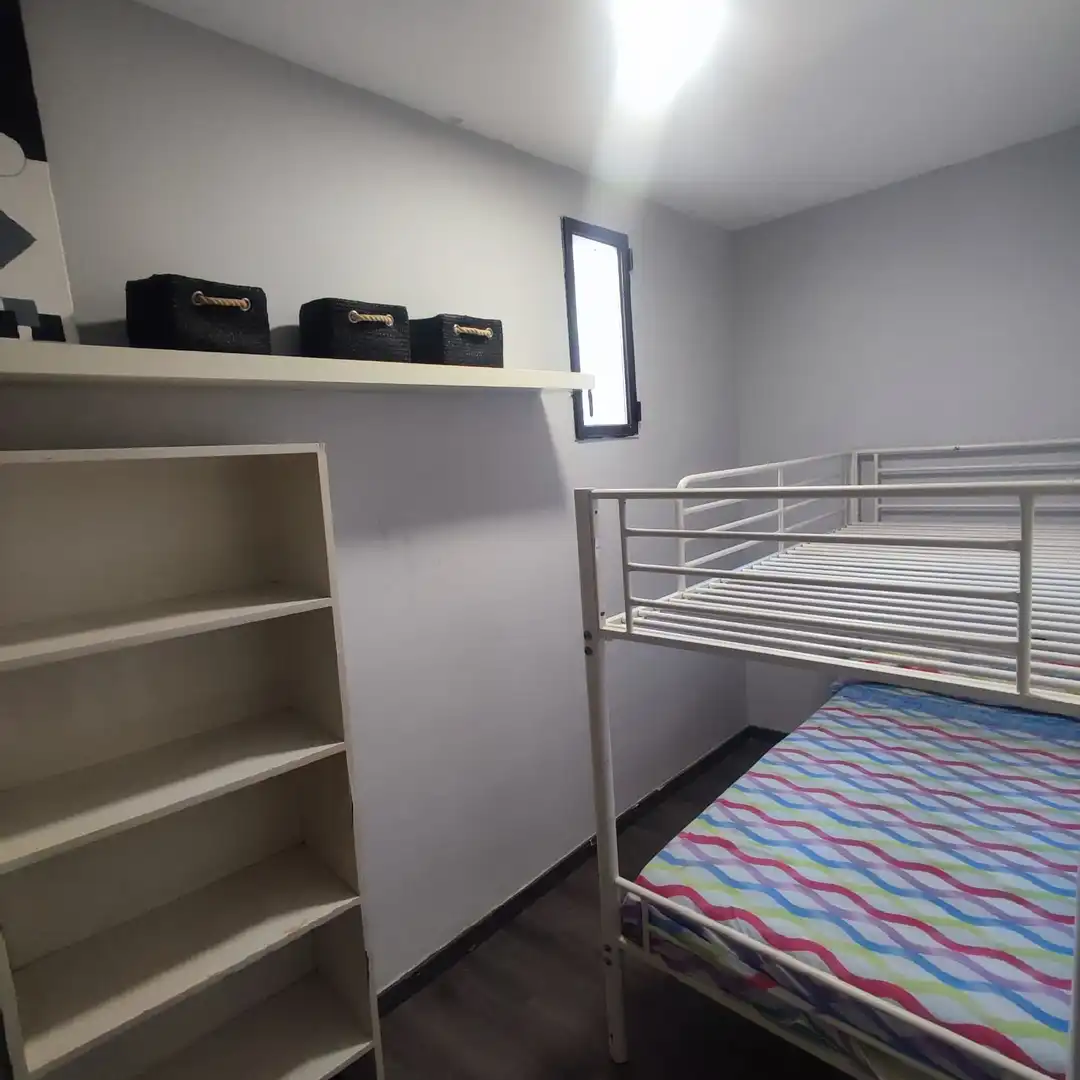 Dormitori de Apartament de lloguer en Granada amb Moblat, Rentadora i Microones
